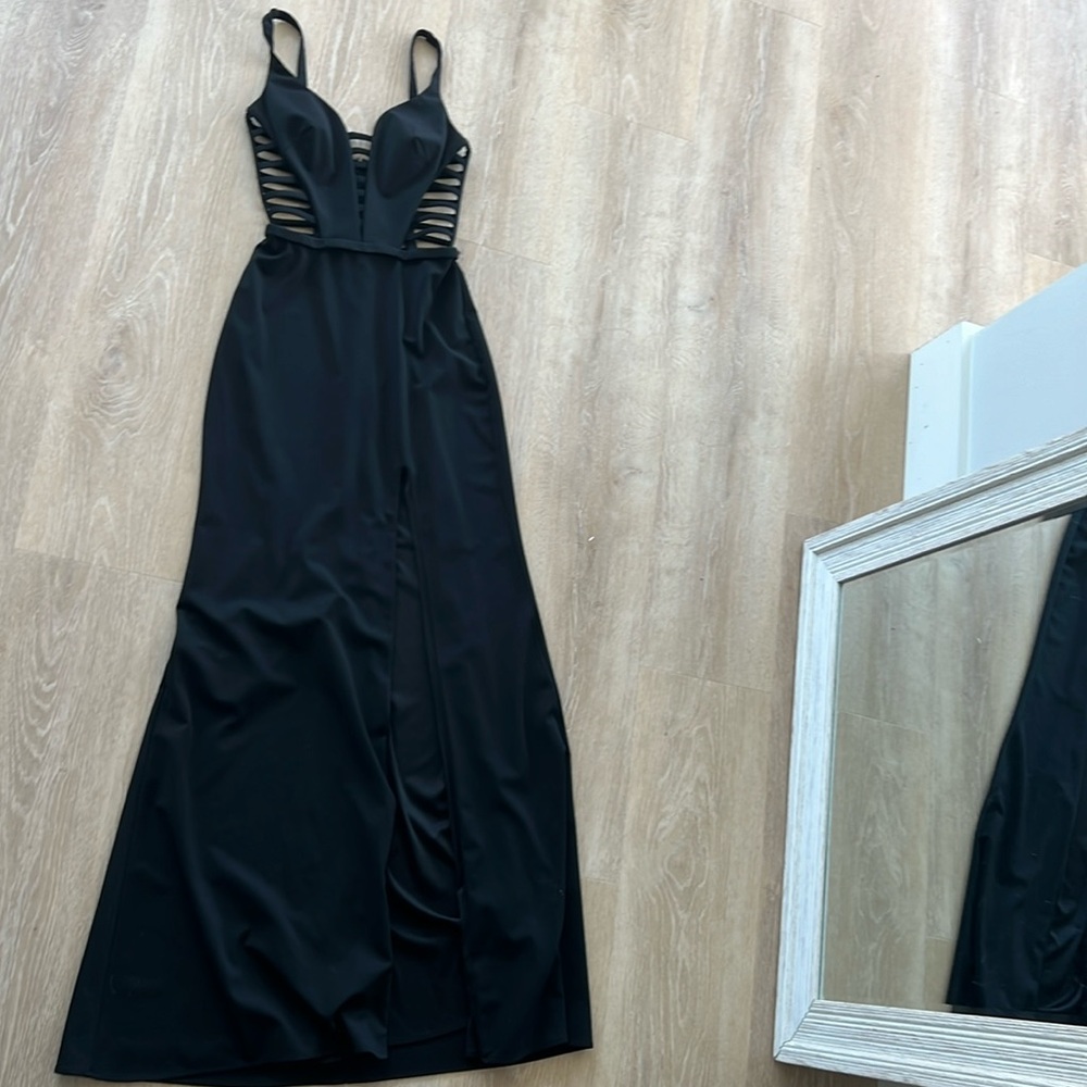 La Femme Full Length Black Gown Size 4